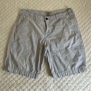 Mens EXPRESS Gray Khaki Shorts Size 36